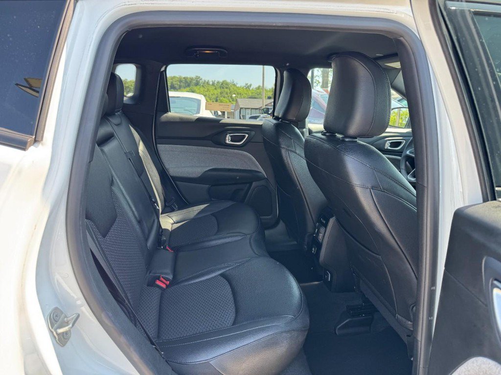Used 2024 Jeep Compass Latitude AWD/4WD image 10