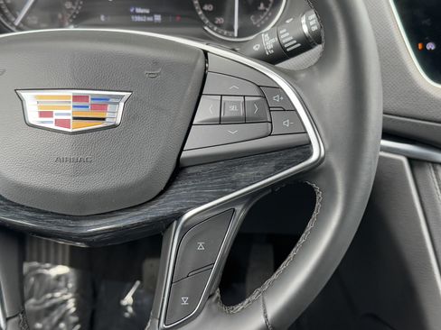 Used 2025 Cadillac XT5 Premium Luxury image 44