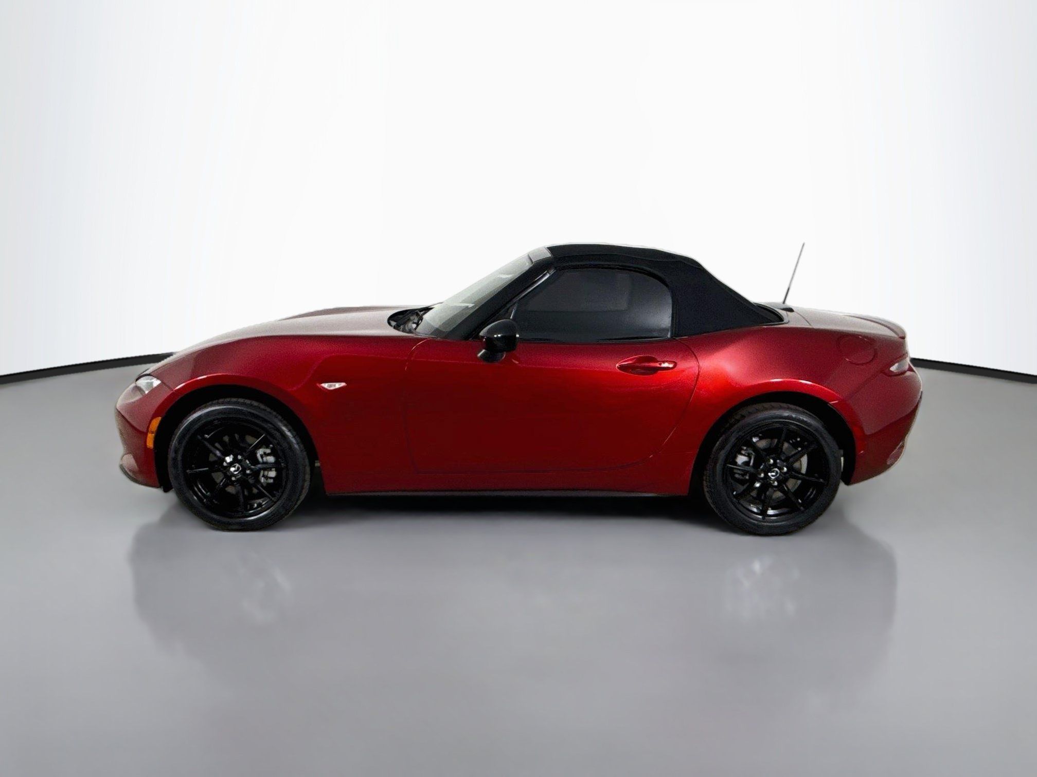 Used 2021 MAZDA MX-5 Miata Sport RWD image 4