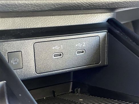 Certified 2025 Nissan Kicks SV image 28