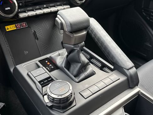 New 2026 Toyota 4Runner Limited AWD/4WD image 28