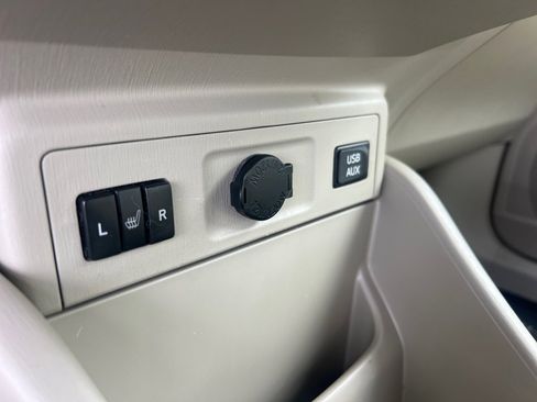 Used 2013 Toyota Prius V Five FWD image 32