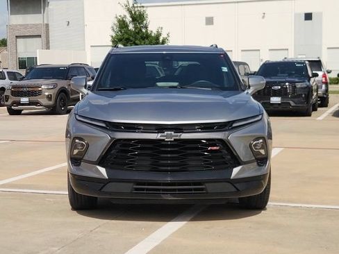 Used 2025 Chevrolet Blazer RS FWD image 2