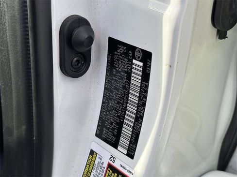 Used 2023 Toyota Camry SE image 25