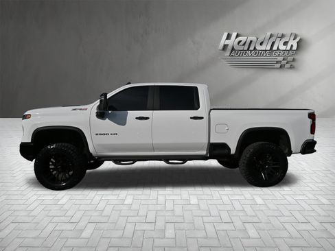 Used 2025 Chevrolet Silverado 2500 ZR2 w/ Technology Package AWD/4WD image 7
