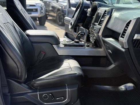 Used 2017 Ford F150 Platinum w/ Equipment Group 701A Luxury AWD/4WD image 19