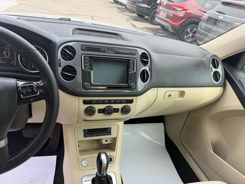 Used 2016 Volkswagen Tiguan SE image 28