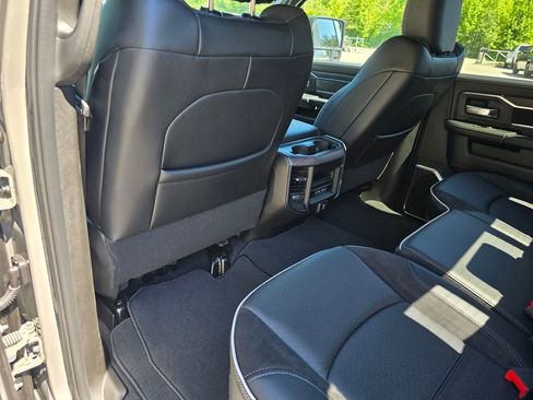 New 2026 RAM 2500 Laramie AWD/4WD image 22