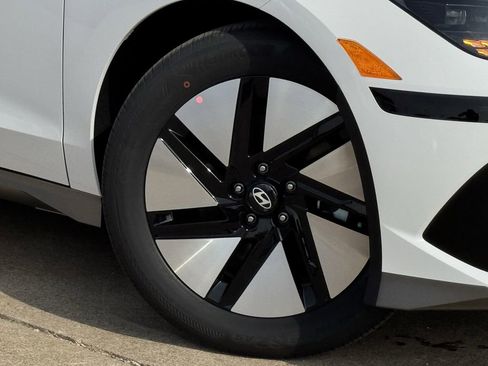 New 2025 Hyundai Ioniq 6 SE image 25