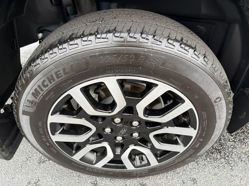 Used 2023 Ford Maverick Lariat FWD image 17