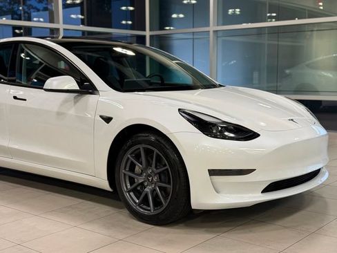 Used 2023 Tesla Model 3 Standard Range RWD image 5