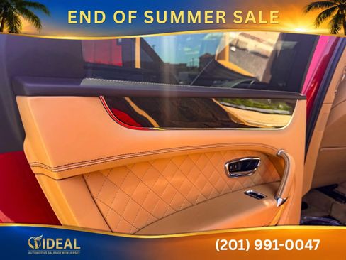 Used 2017 Bentley Bentayga AWD/4WD image 24
