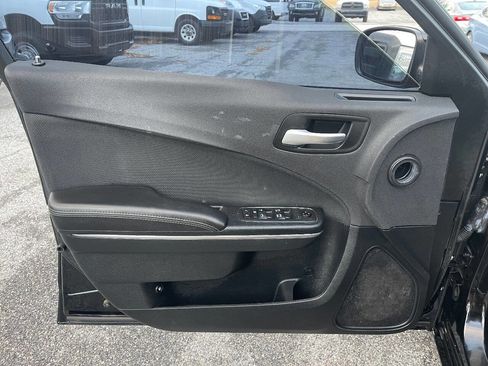 Used 2018 Dodge Charger SXT image 22