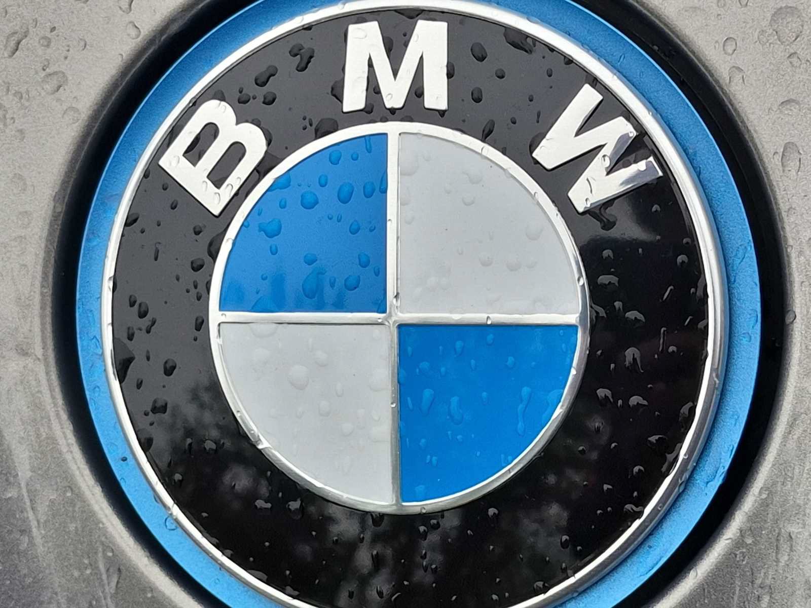 Used 2023 BMW iX xDrive50 w/ Premium Package AWD/4WD image 11