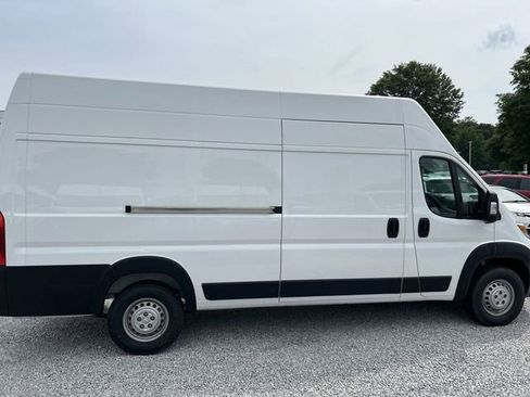 New 2024 RAM ProMaster 3500 w/ Convenience Group image 6