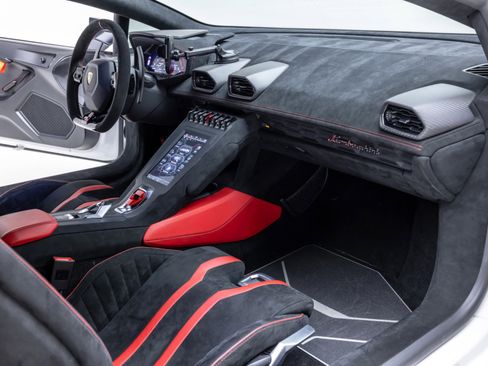 Used 2022 Lamborghini Huracan STO image 49