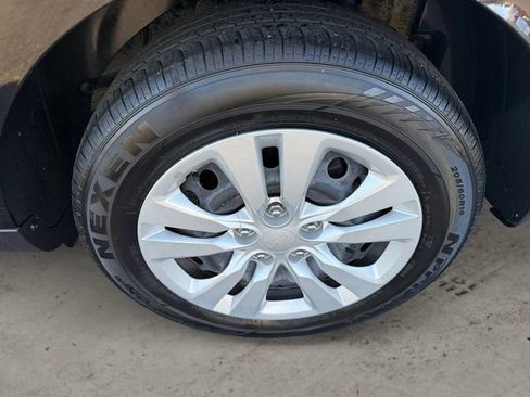 Used 2024 Kia Soul LX image 14