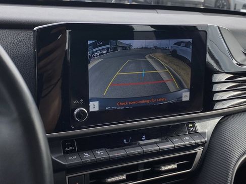 Used 2025 Toyota Camry SE image 15