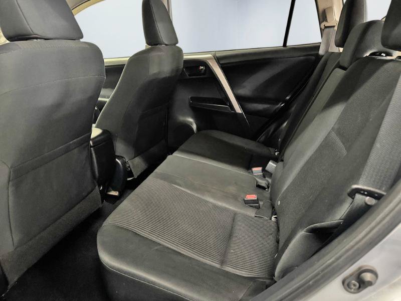 Used 2018 Toyota RAV4 LE w/ All Weather Liner Package AWD/4WD image 18