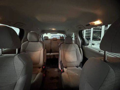 Used 2021 Toyota Sienna LE image 16