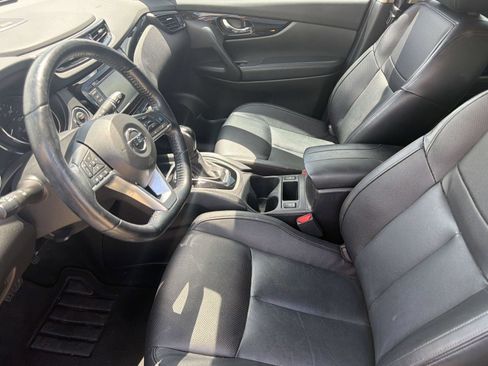 Used 2022 Nissan Rogue Sport SL w/ Premium Package FWD image 5