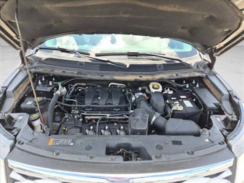 Used 2018 Ford Explorer XLT w/ Equipment Group 202A AWD/4WD image 23