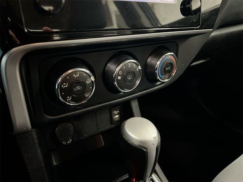 Used 2017 Toyota Corolla L image 15