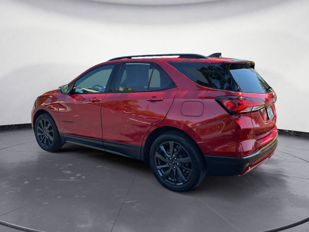 Used 2023 Chevrolet Equinox RS FWD image 4