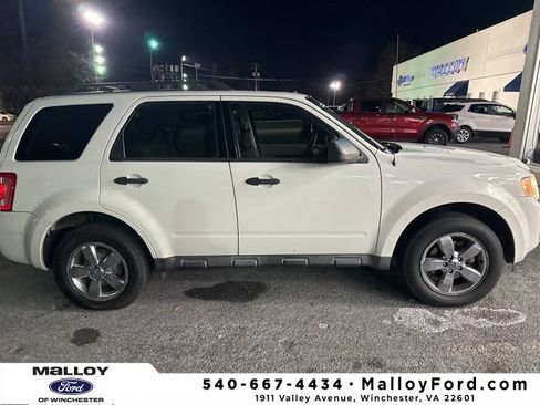 Used 2010 Ford Escape XLT image 1