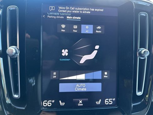 Used 2020 Volvo XC40 T4 Inscription image 37