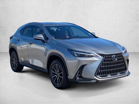 Used 2024 Lexus NX 250 FWD image 3