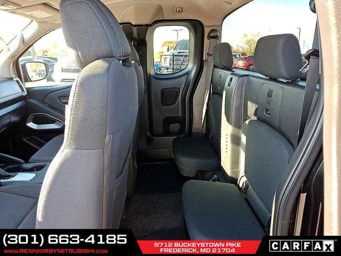 Used 2022 Nissan Frontier SV w/ Technology Package image 9