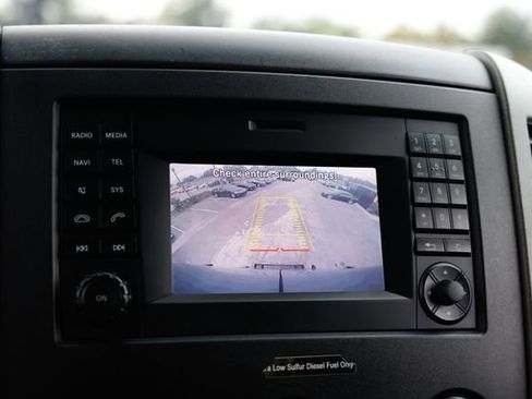 Used 2018 Mercedes-Benz Sprinter 2500 image 32