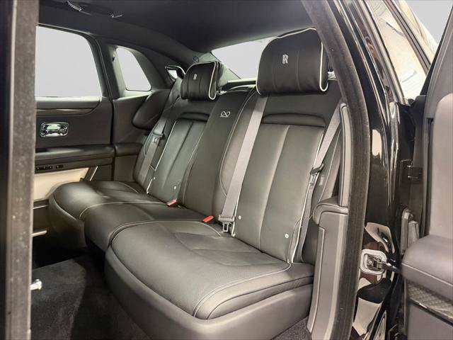 Used 2023 Rolls-Royce Ghost Black Badge w/ Black Badge Ghost Package AWD/4WD image 12