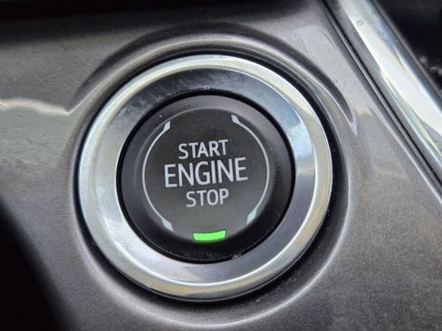 Used 2025 Chevrolet Trax ACTIV w/ Sunroof Package image 21