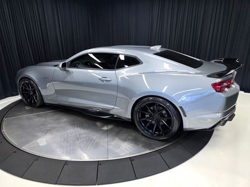 Used 2024 Chevrolet Camaro LT RWD image 13