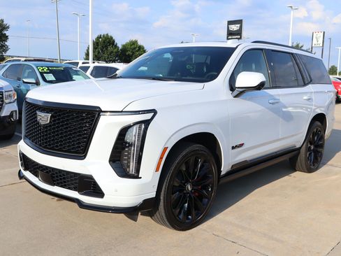 New 2026 Cadillac Escalade V w/ LPO, ONYX Package AWD/4WD image 11