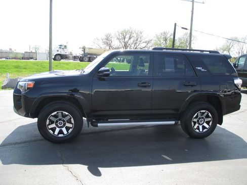 Used 2023 Toyota 4Runner TRD Off-Road Premium w/ Moonroof Package image 10