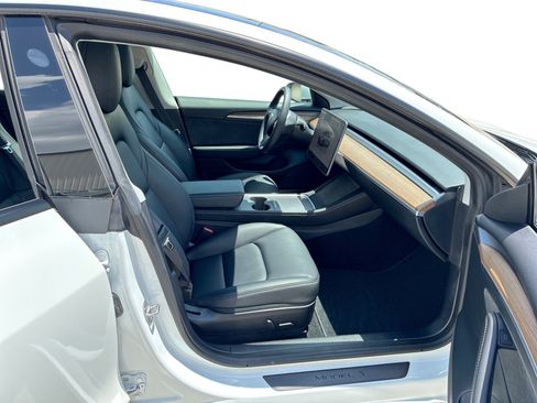 Certified 2022 Tesla Model 3 Long Range AWD/4WD image 13