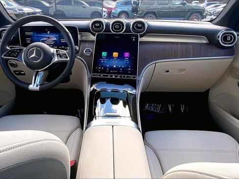 Used 2025 Mercedes-Benz GLC 300 GLC 300 image 12