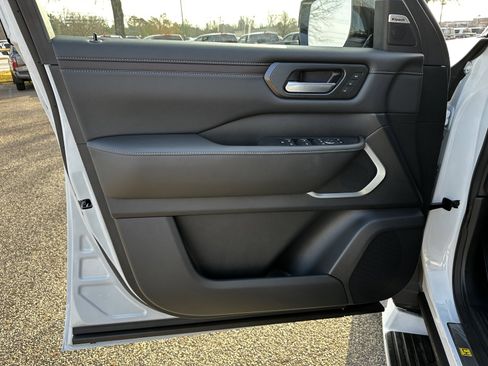 New 2026 Nissan Armada Platinum Reserve w/ Accent Package image 10