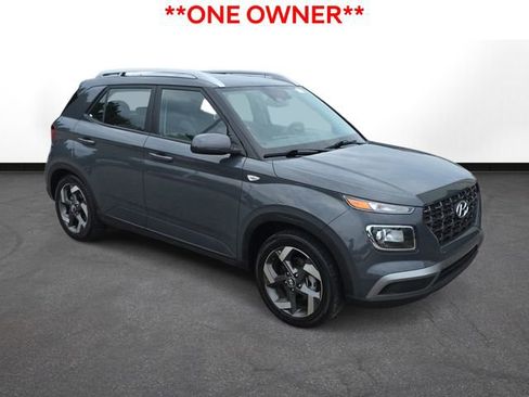 Used 2024 Hyundai Venue SEL image 4
