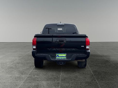 Used 2019 Toyota Tacoma TRD Off-Road w/ TRD Premium Off Road Package image 6