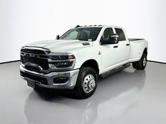 New 2026 RAM 3500 Tradesman AWD/4WD video 3