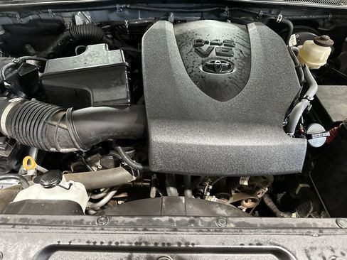 Used 2022 Toyota Tacoma SR5 AWD/4WD image 21
