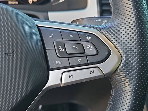 Used 2022 Volkswagen Atlas SEL Premium image 23