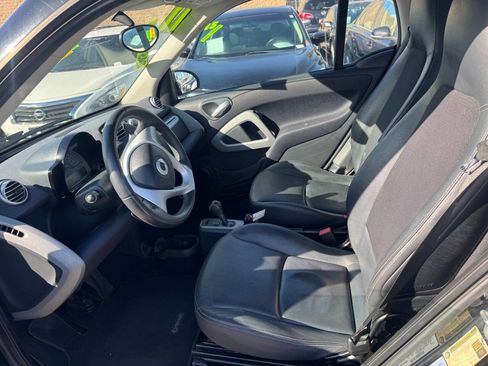 Used 2011 smart fortwo pure RWD image 9