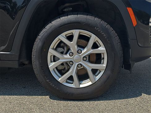 Used 2023 Jeep Grand Cherokee Limited image 34