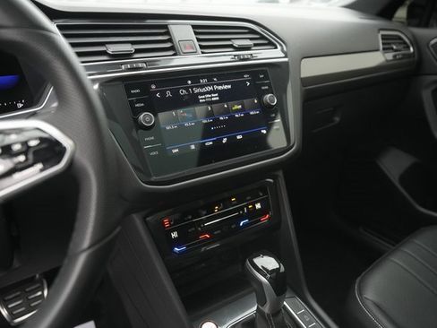 Used 2024 Volkswagen Tiguan SE R-Line image 26