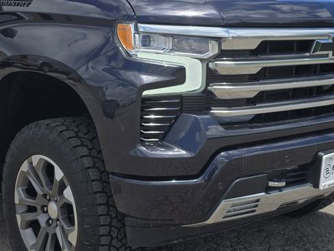 Used 2023 Chevrolet Silverado 1500 High Country w/ Technology Package AWD/4WD image 9